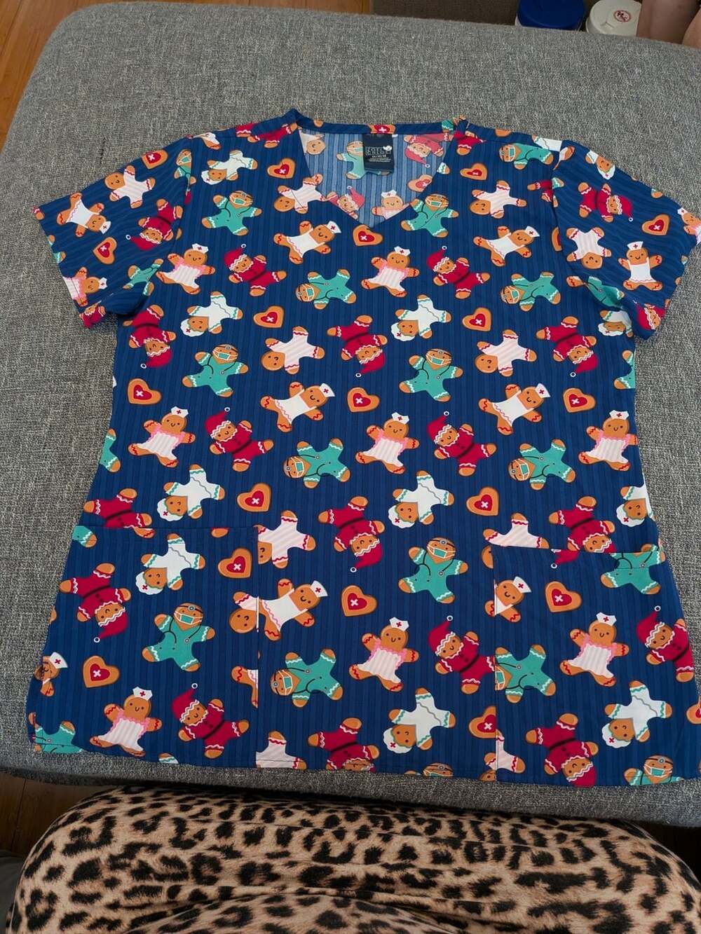Zoe + Chloe Scrub Top Size M Christmas Gingerbread Man